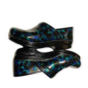 🍒SOLD🍒 DANSKO Professional Clog - Fashion Green/Blue Pattern- EU 38/ US 7.5-8